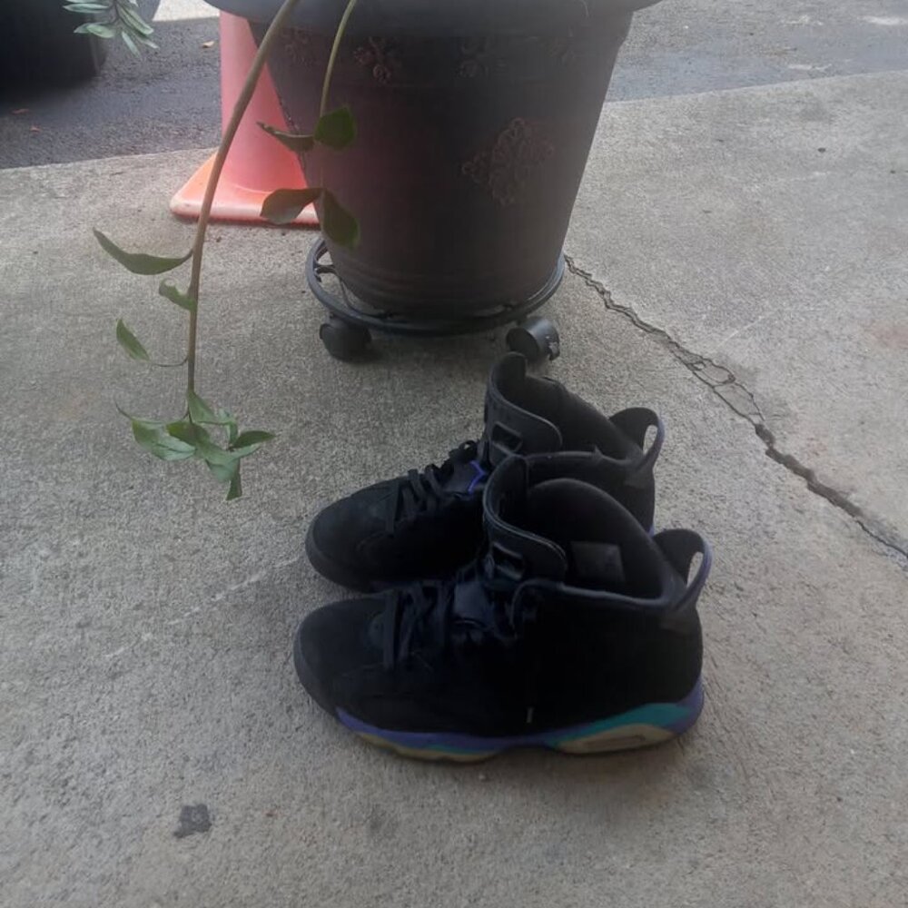 Size 8.5 Nike Air Jordan Sneakers Women’s – Retro Style, Premium Comfort